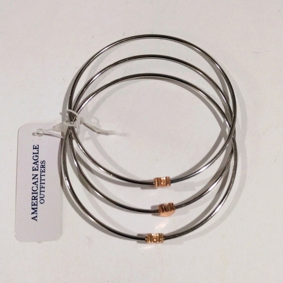 American Eagle Women's Bracelet Set – 3 Heart Bangles, Gold & Silver Jewelry - Picture 4 of 9